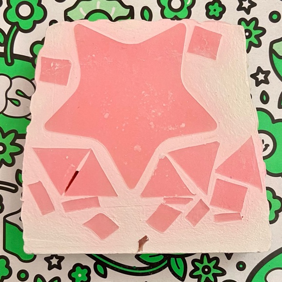 ❗️Lush Cosmetics Snow Fairy Soap - Picture 3 of 4